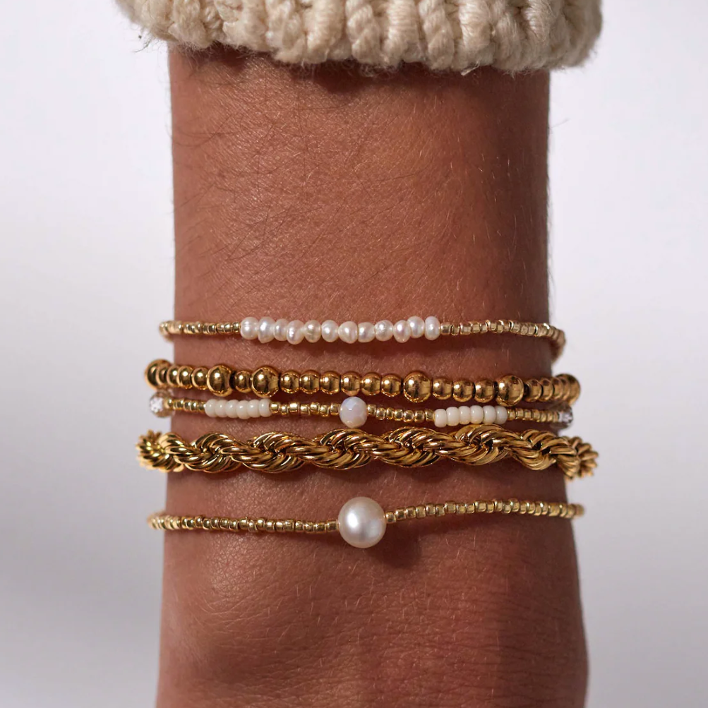 Gold Slim Pearly Bracelet