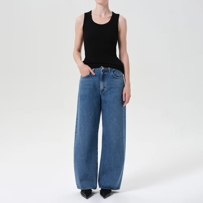 Myth Low Curve Jean