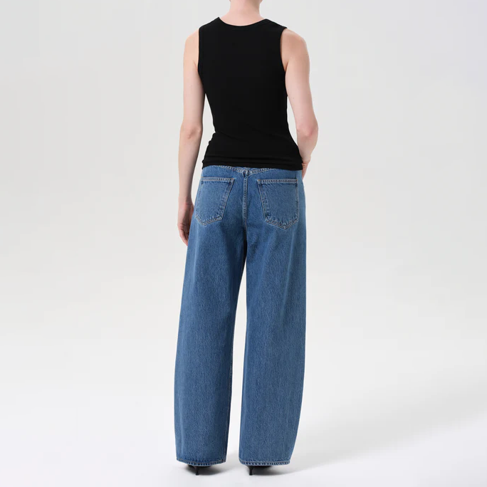 Myth Low Curve Jean