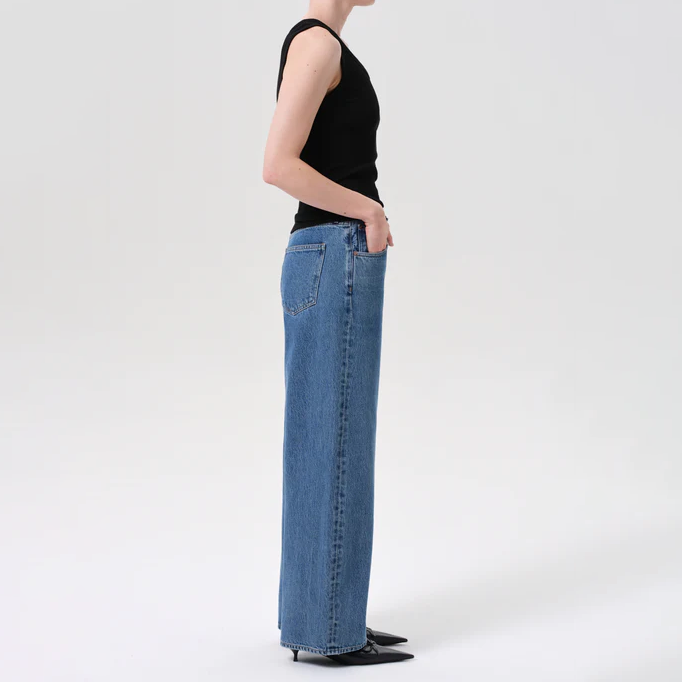 Myth Low Curve Jean