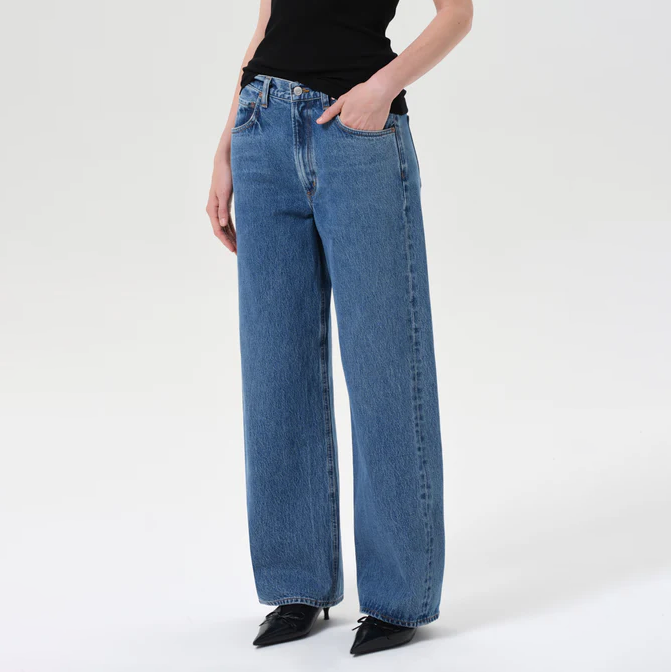 Myth Low Curve Jean