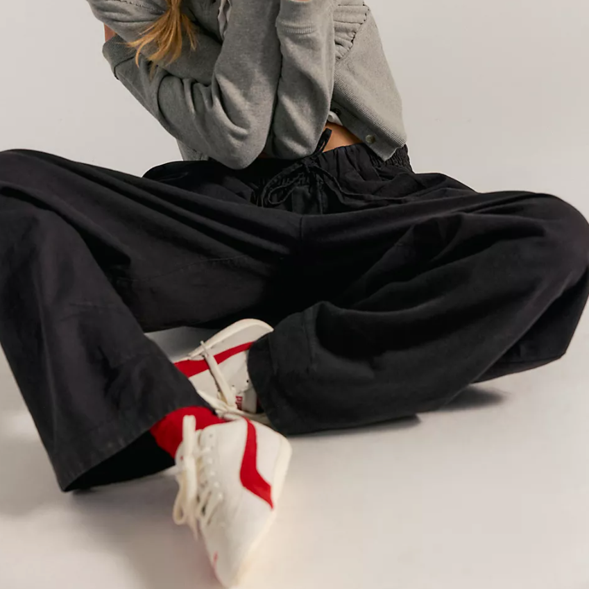 Black Chambers Laid Back Pull on Pant