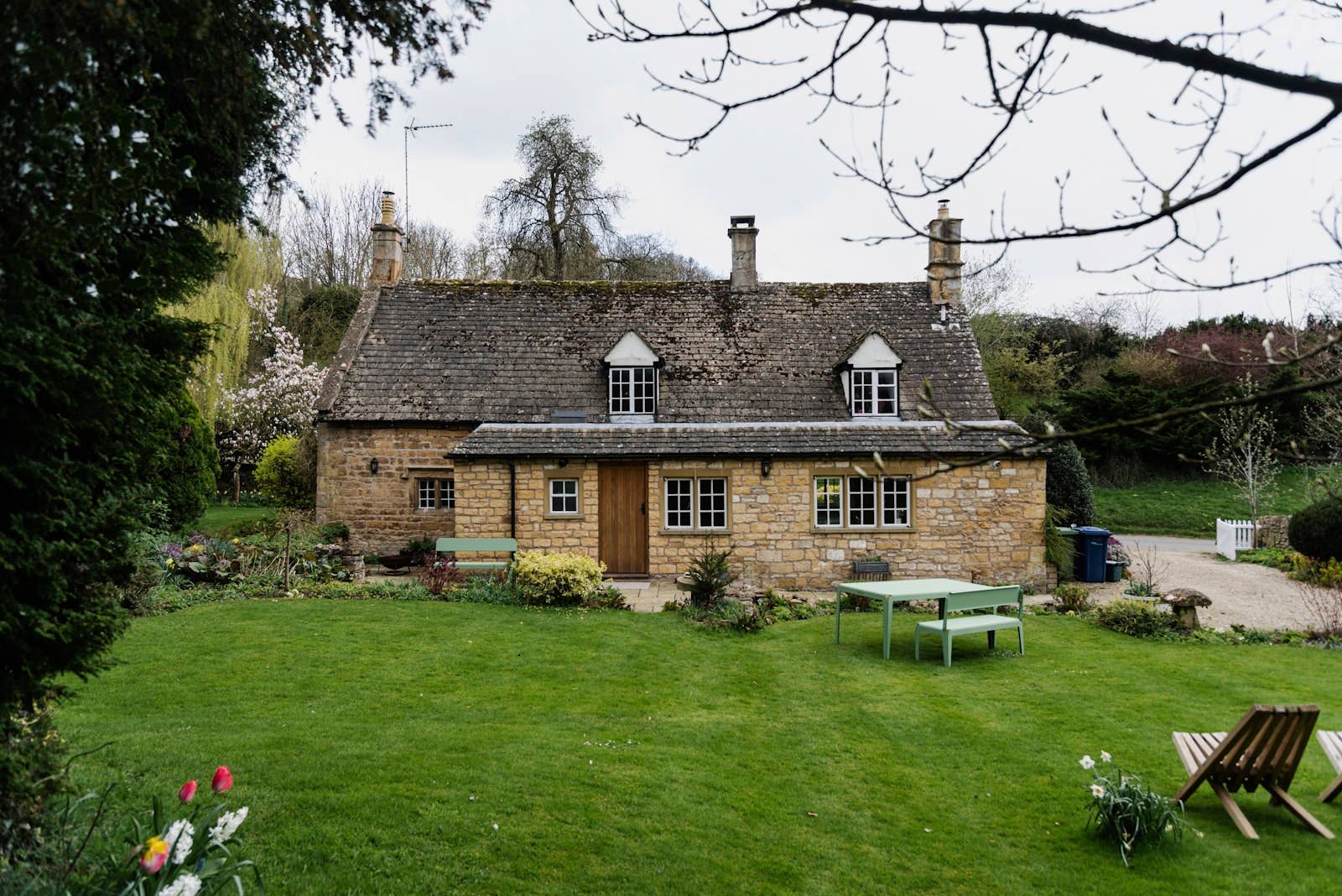 Cottagecore: New Countryside Living