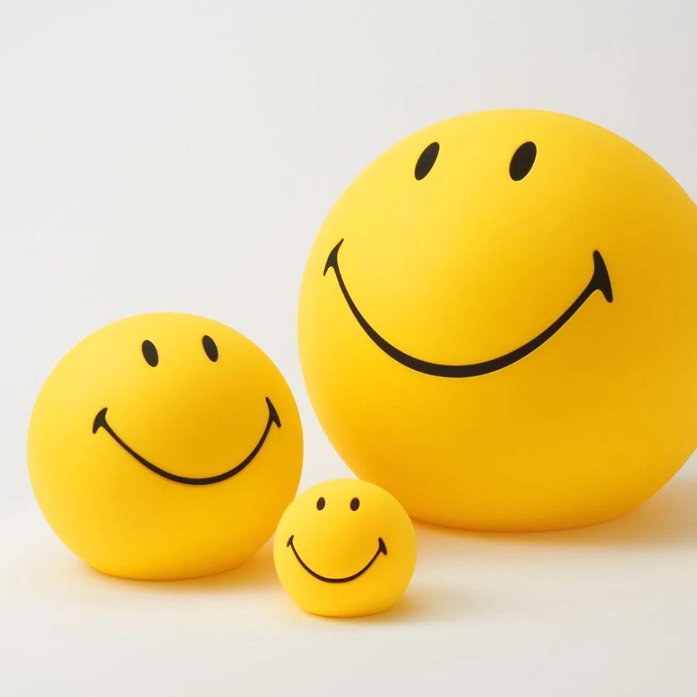 Mr Maria Smiley Star Light